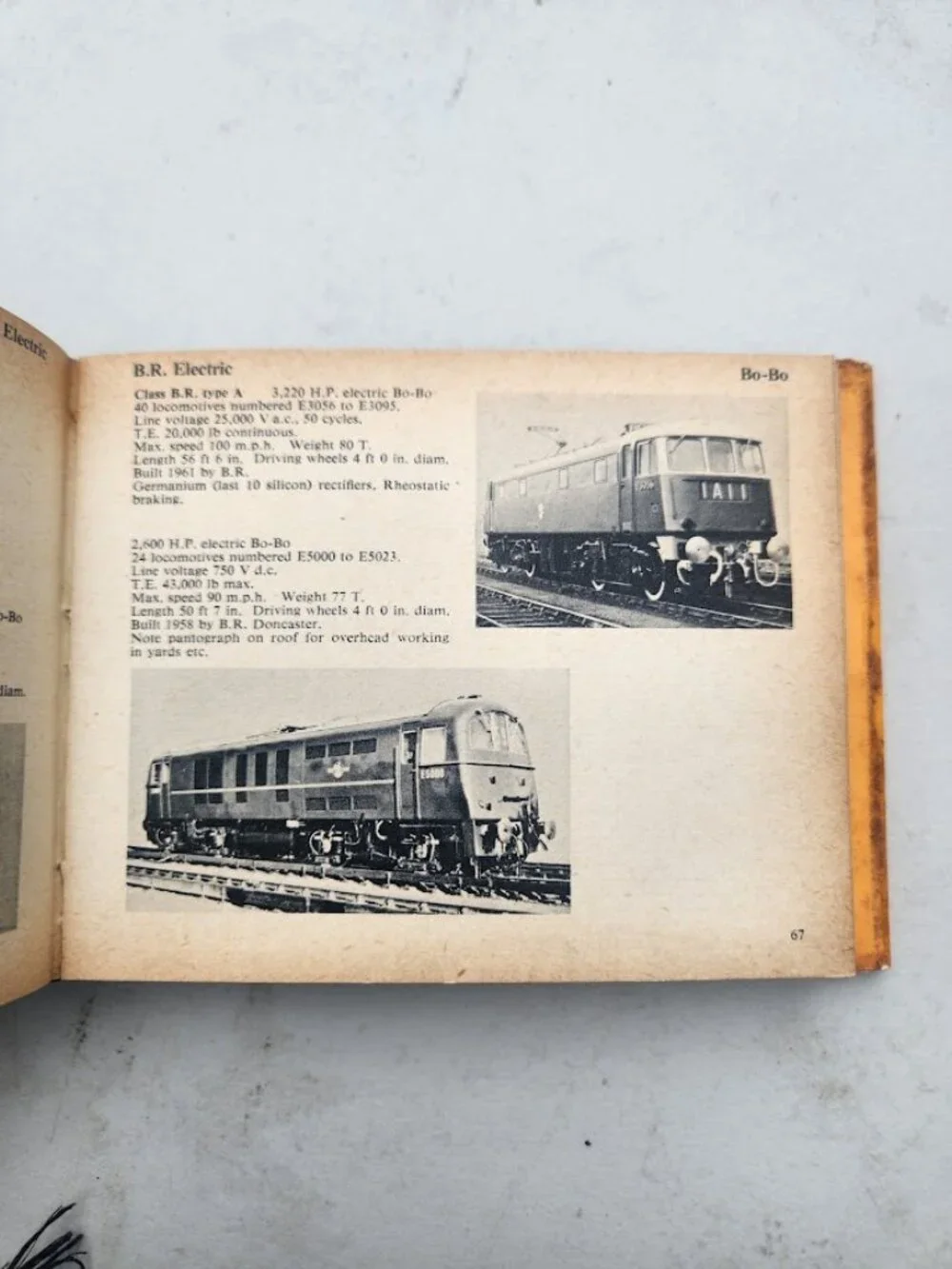 The Dumpy Pocket Book of Locomotives Trains British and European Train Book Hard